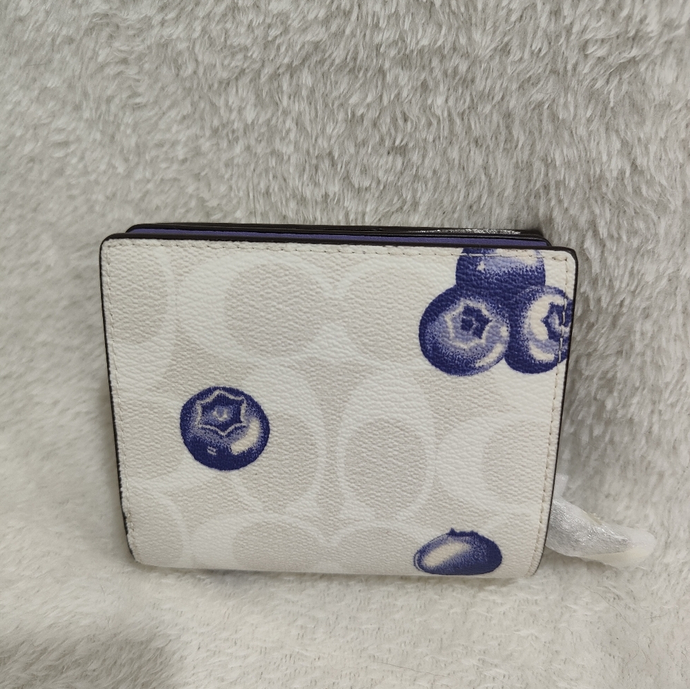Snap Wallet In Signature Canvas With Blueberry Print - Picture 4 of 7